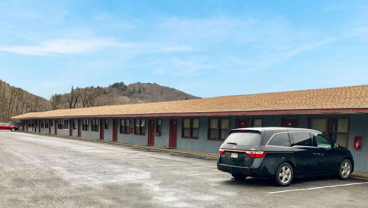 Pleasant Valley Motel West Stockbridge Kültér fotó